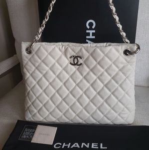 🚫SOLD🚫Authentic Chanel Easy Shopping Bag